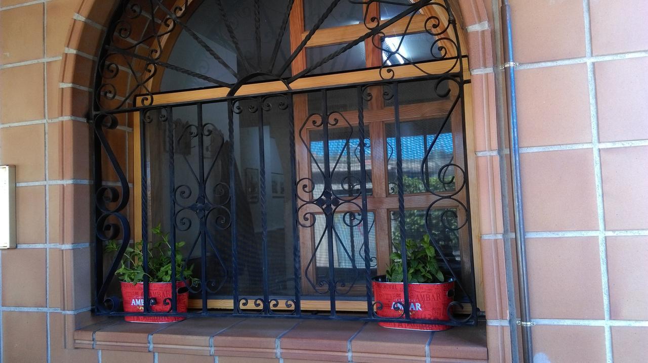 Hostal El Busto Teruel Exterior foto